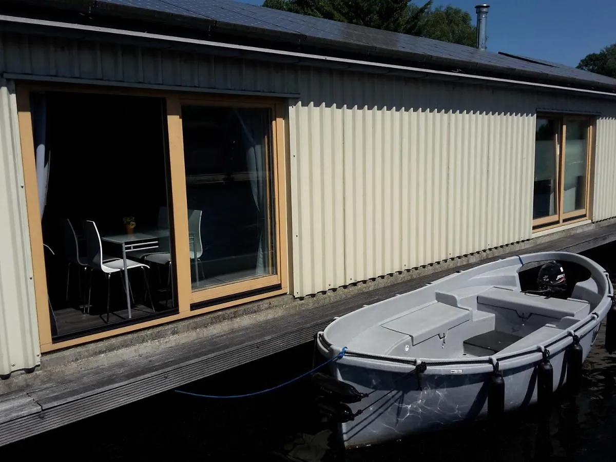 Boathouse Amsterdam With Bikes Bed & Breakfast Hollanda